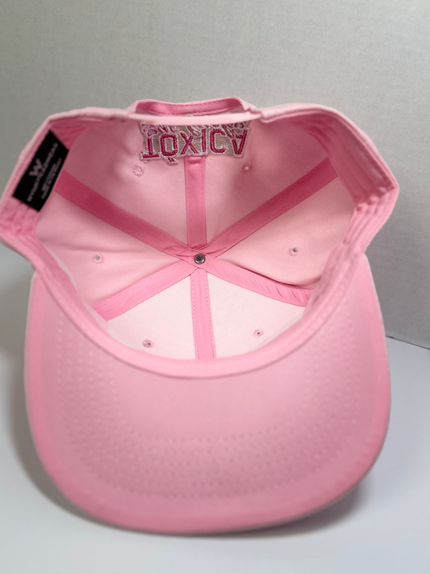 Tóxica As F*ck Snapback – Flat Brim Crown for the Drama Queens Only For the ones who love a little chaos with their crown.